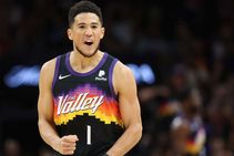 Ayton And Booker Lead Phoenix To Decisive Game 1 Win Miami Flips The Switch At Half Time