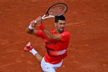French Open Djokovic Fends Off Molcan To Reach Third Round