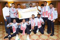 Bai Award Cash Prizes To Thomas Cup Winning Indian Men S Badminton Team