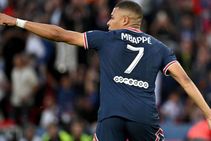 Paris Saint Germain 5 0 Metz Ligue 1 Mbappe Hat Trick