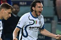 Cagliari 1 3 Inter Matteo Darmian Lautaro Martinex Keep Title Race Alive