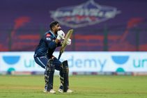 Ipl 2022 Sunil Gavaskar Hails Rahul Tewatia For Showing No Signs Of Nervousness In Tense Moments