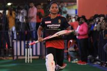 Ipl 2022 Rcb Fans Create Guinness World Records Title For Most Cricket Runs Between Wickets