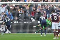 Man City Riyad Mahrez Penalty Miss West Ham 2 