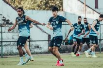 Isl Transfer Watch Chennaiyin Fc Sign Bengal Skipper Chakladar