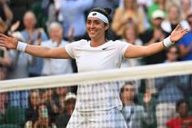 Wimbledon 2022 Ons Jabeur Races Into First Grand Slam Semi Final With Marie Bouzkova Victory