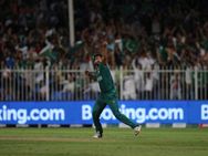 Asia Cup 2022 India Vs Pakistan Virat Kohli Gifts Haris Rauf Signed Jersey