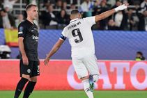 Real Madrid 2 0 Eintracht Frankfurt Benzema Overtakes Raul As Los Blancos Seal Super Cup Success