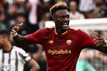 Serie A Tammy Abraham Cancels Out Dusan Vlahovic Juventus Roma Draw