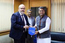 Fifa Afc Delegation Meets Sai Aiff State Associations In New Delhi