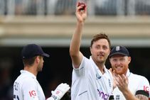 England Establish Lead Following Frantic Start To South Africa Decider