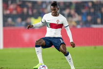 Rumour Has It Milan Extend Rafael Leao Deal Man City Chelsea Interest