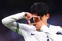Premier League Tottenham 6 2 Leicester City Son Ends Drought With Sublime Hat Trick In Devastating