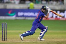 India Vs Australia Virat Kohli Eyes Big Records Looks To Overhaul Rahul Dravid S Tally