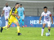 Isl Hyderabad Fc V Bengaluru Fc Highlights Ogbeche Steals Show As Hfc Win In Chhetri S 100th Bfc