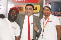 Pakistan Pm Responds To Zimbabwe President Fake Mr Bean Tweet After T20 World Cup Thriller