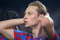 Rumour Has It Liverpool Chelsea Join Manchester United Frenkie De Jong Suitors January