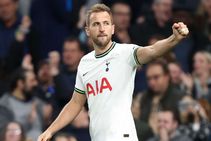 Rumour Has It Tottenham Eager Open Kane Contract Talks Bayern Target Holding Off