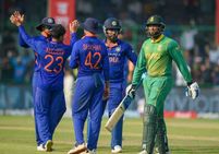 India Vs South Africa 3rd Odi Kuldeep Four Wicket Haul Headline Men In Blue S Series Win