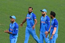 India Vs Australia Shami S Death Over Yorkers Power Men In Blue To 6 Run Win Over World Champions