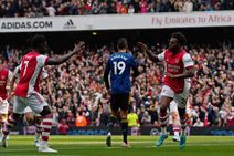 Premier League Bukayo Saka Double Sends Arsenal Back To Top