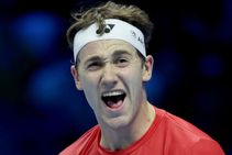 Casper Ruud Beats Taylor Fritz Reaches Last Four Atp Finals Carlos Alcaraz Youngest Year Ending World Number One