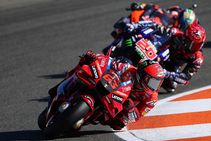 Bagnaia Beats Brave Quartararo To Motogp Title As Rins Wins In Valencia