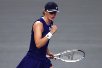 Swiatek Brushes Aside Gauff Cruise Wta Finals Semi Finals