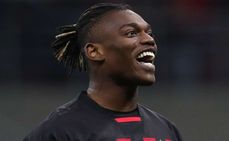 Serie A Milan 2 1 Fiorentina Last Gasp Own Goal Helps Rossoneri Cut Napoli Lead At Top