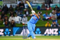 India Vs New Zealand Fans Troll Rishabh Pant After Poor Outing Call For Sanju Samson Inclusion