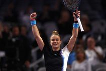 Maria Sakkari Surges To Top Of Nancy Richey Group With Wta Finals Win Over Aryna Sabalenka
