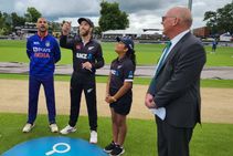 India Vs New Zealand 2nd Odi Toss Update Williamson Invites Dhawan To Bat Hamilton