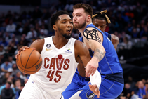 Donovan Mitchell Cavaliers Fine Road Win Mavericks Stephen Curry Injured Warriors Beaten