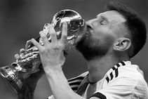 Pele Salutes Messi And Argentina World Cup Winners Diego Maradona Smiling