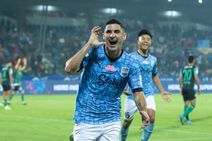 Isl 2022 23 Mumbai City Fc 4 1 Fc Goa Pereyra Diaz Brace Helps Highlanders Punish 10 Man Gaurs