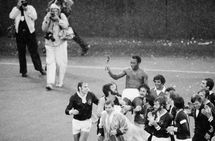 Pele Career At Glance Brazil Greats Goals Facts Stats Records And Awards Won