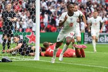 Fifa World Cup 2022 England Star Raheem Sterling Leaves Camp After Home Break In