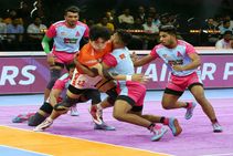 Pkl Gujarat Giants Vs Jaipur Pink Panthers Sonu S Super 10 Earns Gujarat A Last Minute Tie