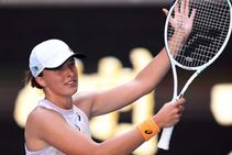 Australian Open Iga Swiatek Demolishes Spanish Qualifier Bucsa 54 Minutes