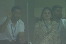 India Vs New Zealand 1st T20i Ms Dhoni Watches Game With Family In Ranchi Fans Chant Dhoni Dhoni