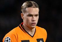 Chelsea To Beat Arsenal Mykhaylo Mudryk Race Transfer News