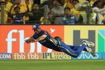 Watch Ben Cutting Takes An Amazing Catch For Sydeny Thunders In The Big Bash League