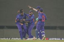 Shardul Thakur Picks 3 Wickets In Two Overs To Give India The Advantage Against New Zealand