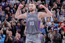 Sabonis Fox Help Sacramento Kings Hold Knicks Lopez Records Nine Blocks Bucks Nets