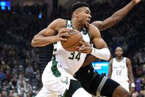 Giannis Antetokounmpo Overpowers The Sacramento Kings Klay Thompson Stays Hot For The Warriors