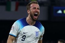 Harry Kane Breaks England Goal Record Wayne Rooney