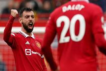 Bruno Fernandes Strike Boosts Man Utds Top Four Hopes And Ends Aston Villa Run
