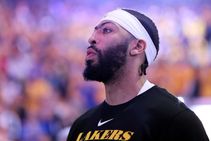 Davis Powers Lakers To Road Win Over Warriors In Opener Brunson Helps Knicks Even Series With Heat