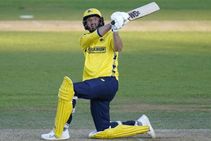 James Vince And Liam Dawson Do The Damage In Hampshires Rout Of Essex