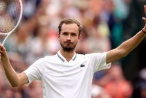 Wimbledon Daniil Medvedev Stops Chris Eubanks Run In Five Set Thriller
